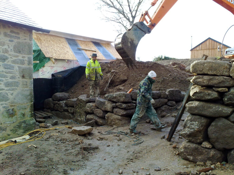 Dry stone retaining banks - contruction 2009